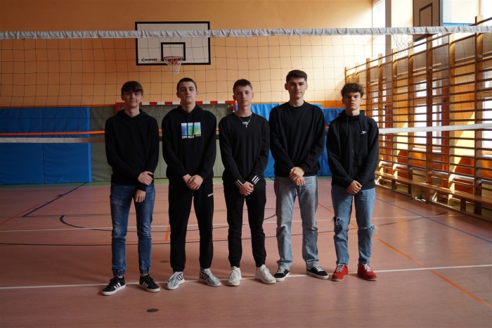 Szkolne zawody piłki siatkowej dziewcząt oraz chłopców