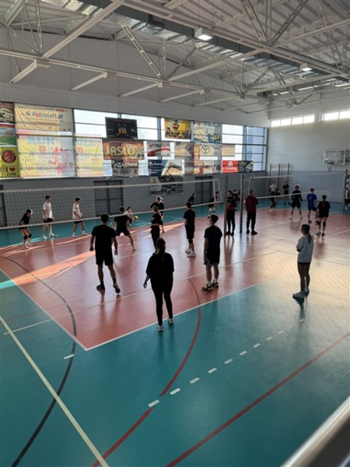 Mikołajkowy Międzyklasowy Turniej w Siatkówce drużyn mieszanych