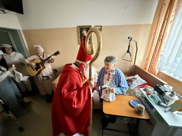 Wizyta Szkolnego Koła Caritas w Hospicjum