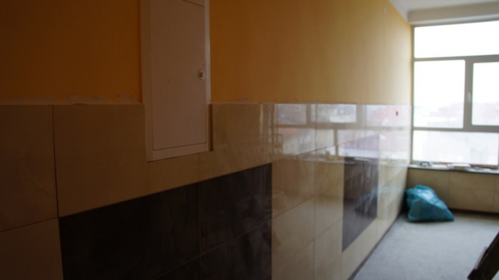 Postępy budowlane w budynku B i wejścia głównego