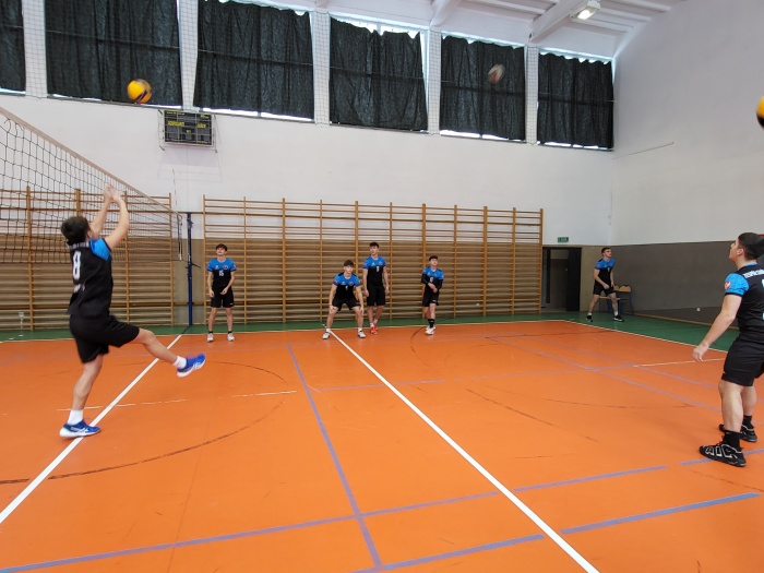 Srebrny medal dla uczniów Jasielskiego Ekonomika w Powiatowej Licealiadzie w Piłce Siatkowej Chłopców.