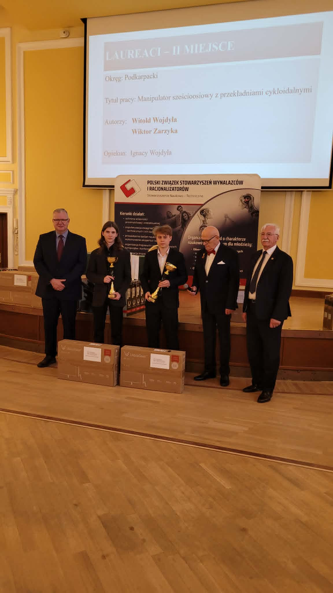 Laureaci i finaliści Olimpiady Innowacji Technicznej w Mechanice oraz w Elektronice i Mechatronice