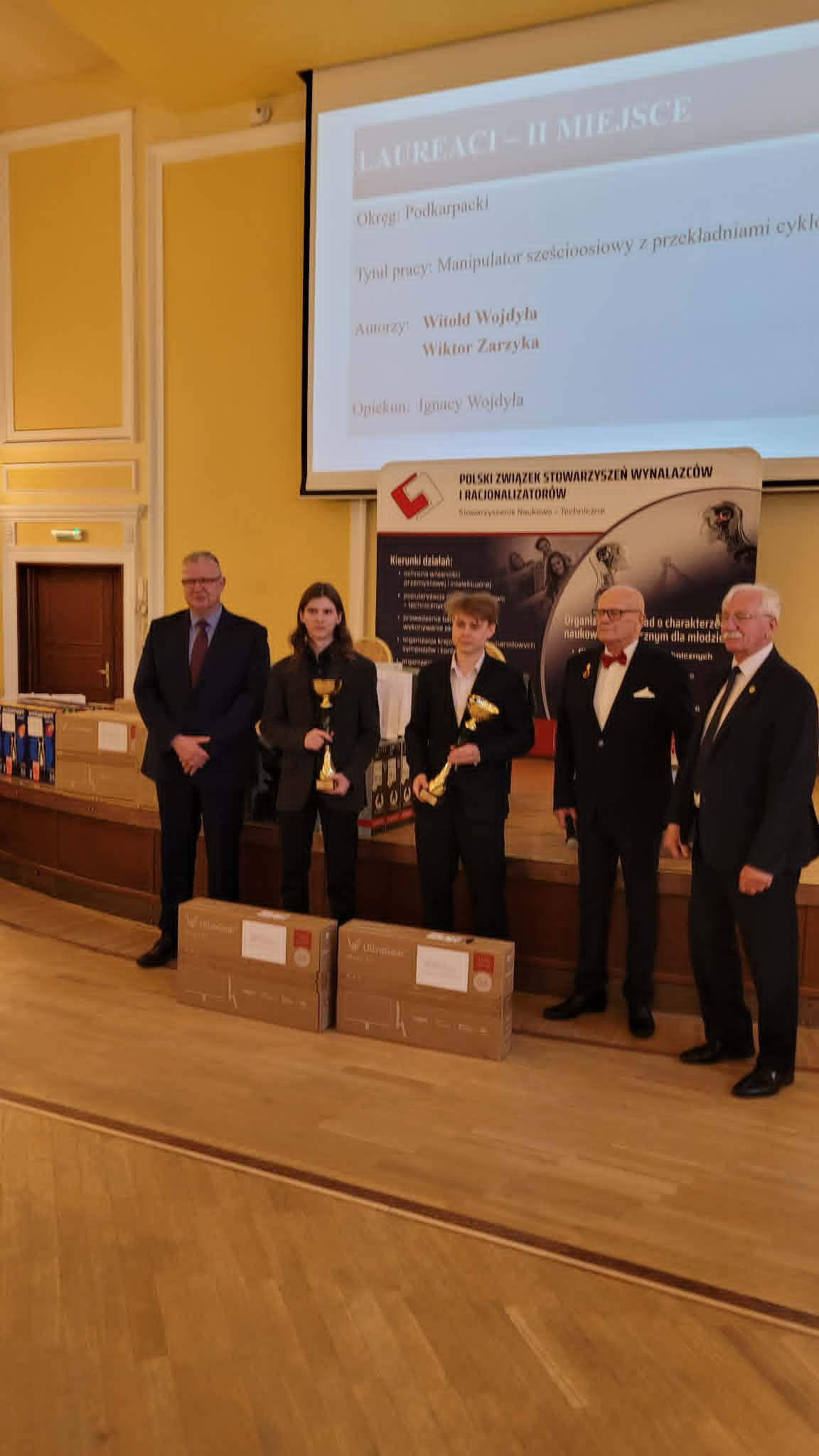 Laureaci i finaliści Olimpiady Innowacji Technicznej w Mechanice oraz w Elektronice i Mechatronice