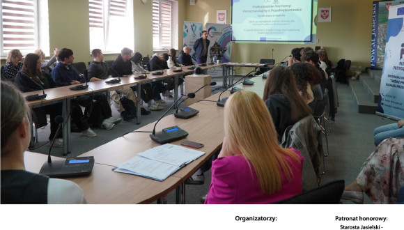 Młodzi dla Przedsiębiorczości. Młodzież debatowała o rozwoju przedsiębiorczości